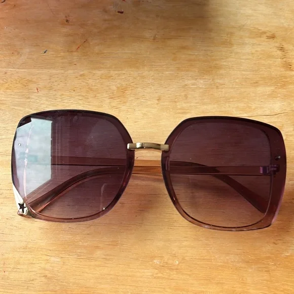 Elegant Purple-Brown Sunglasses